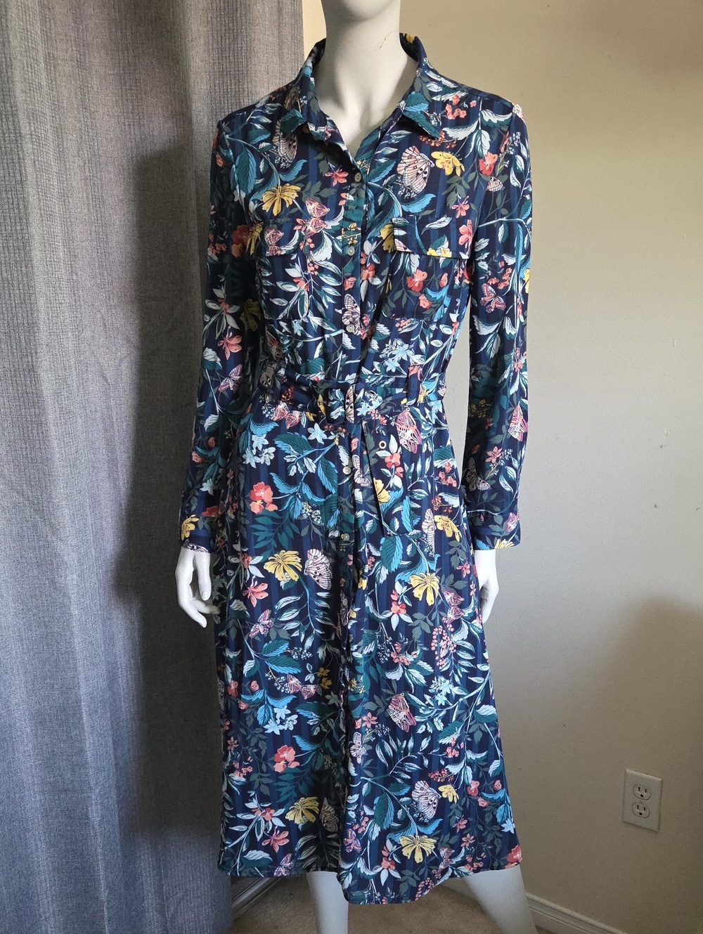 NWOT Cortefiel Floral & Butterfly Button-Up Belted Shirt Dress in Navy Blue